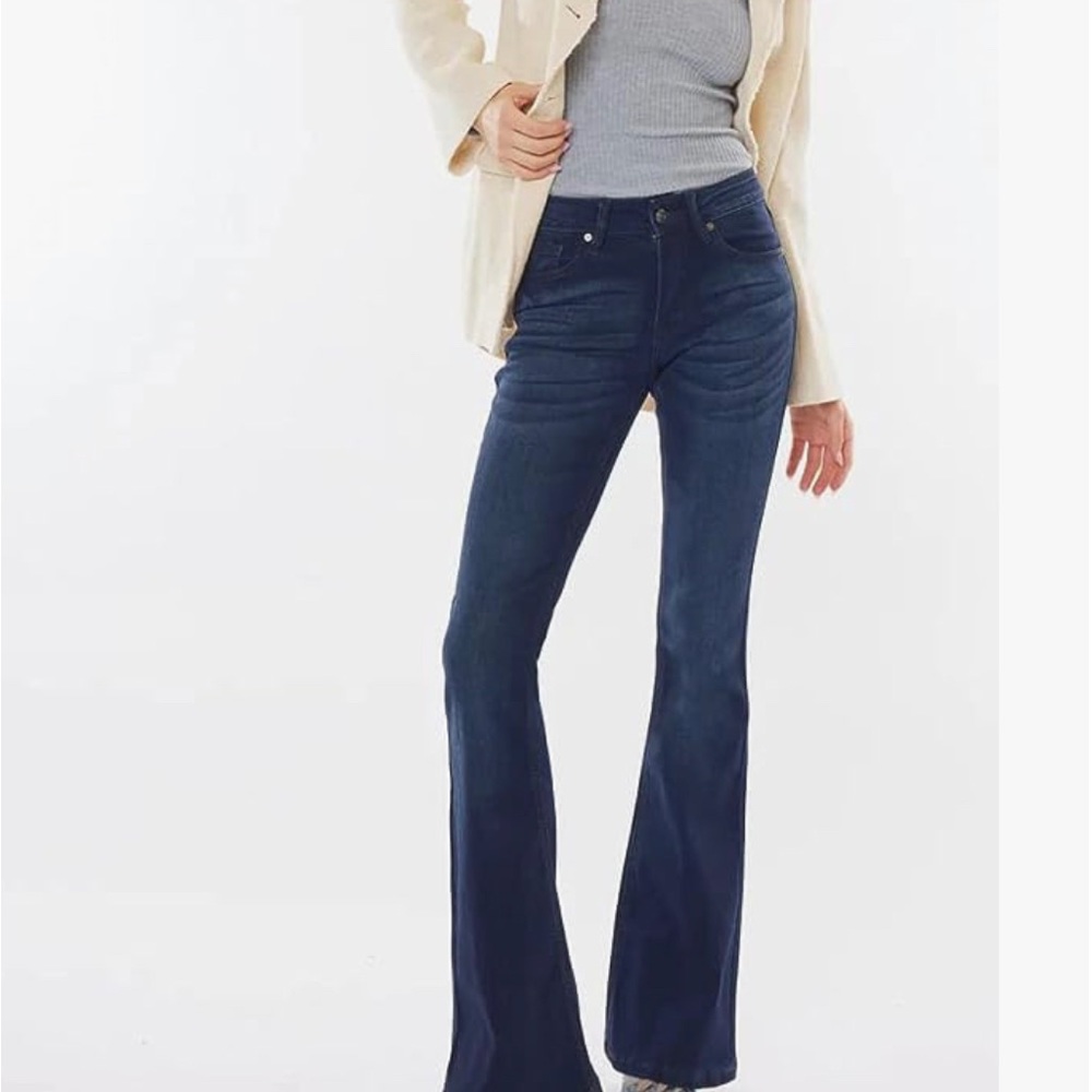 NWOT Kan Can Women’s Mid Rise Flare Jeans Size 30